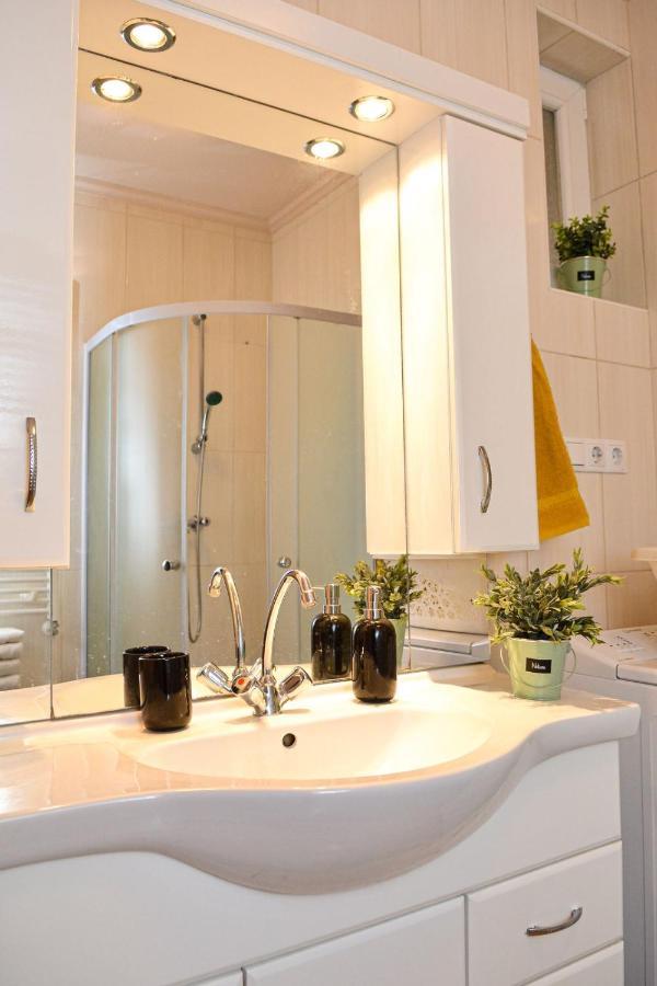 Unicum Apartman Hajduszoboszlo Ngoại thất bức ảnh