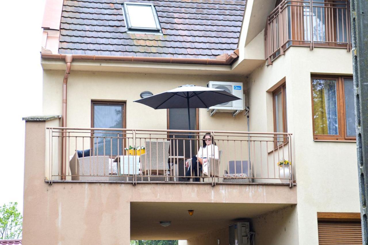 Unicum Apartman Hajduszoboszlo Ngoại thất bức ảnh