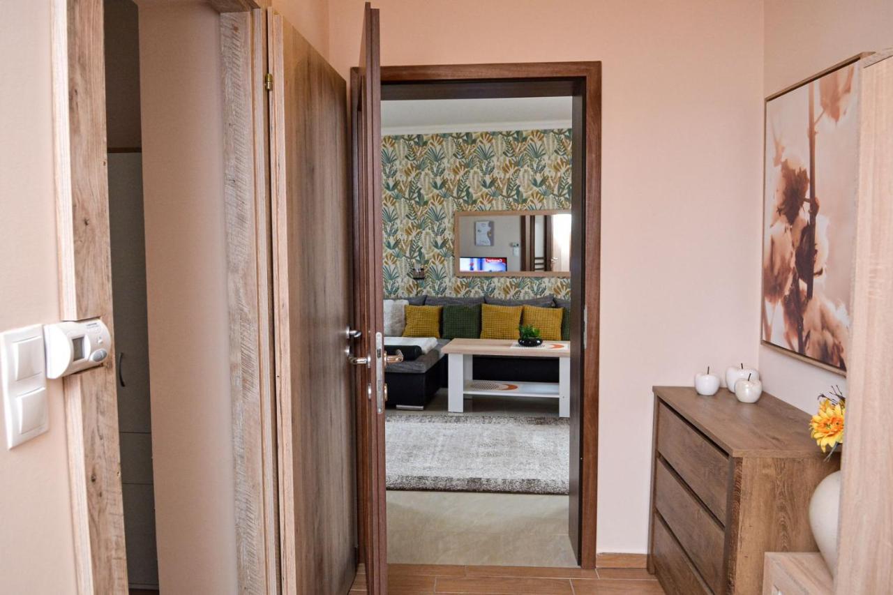 Unicum Apartman Hajduszoboszlo Ngoại thất bức ảnh