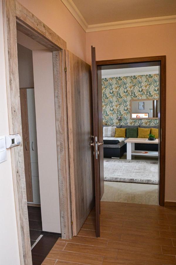 Unicum Apartman Hajduszoboszlo Ngoại thất bức ảnh