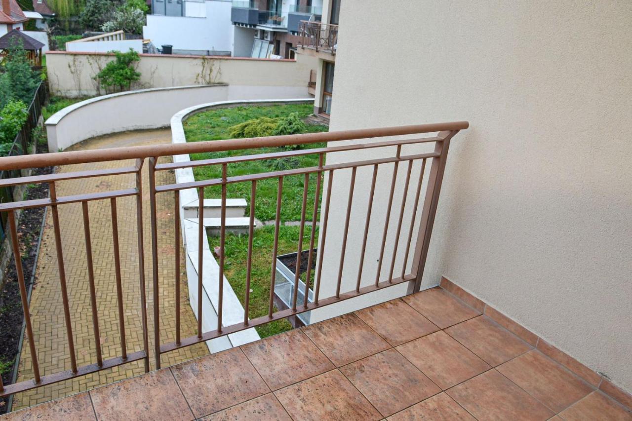 Unicum Apartman Hajduszoboszlo Ngoại thất bức ảnh