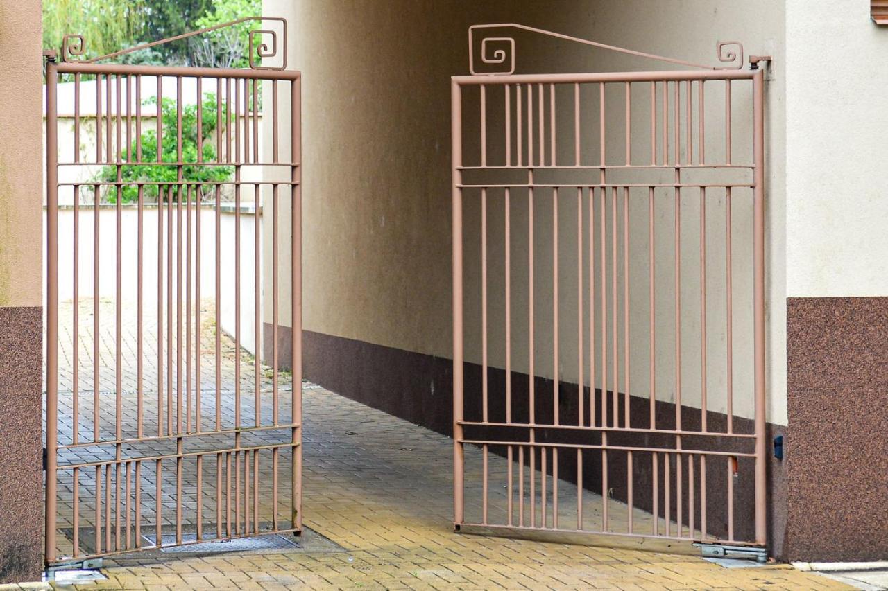 Unicum Apartman Hajduszoboszlo Ngoại thất bức ảnh