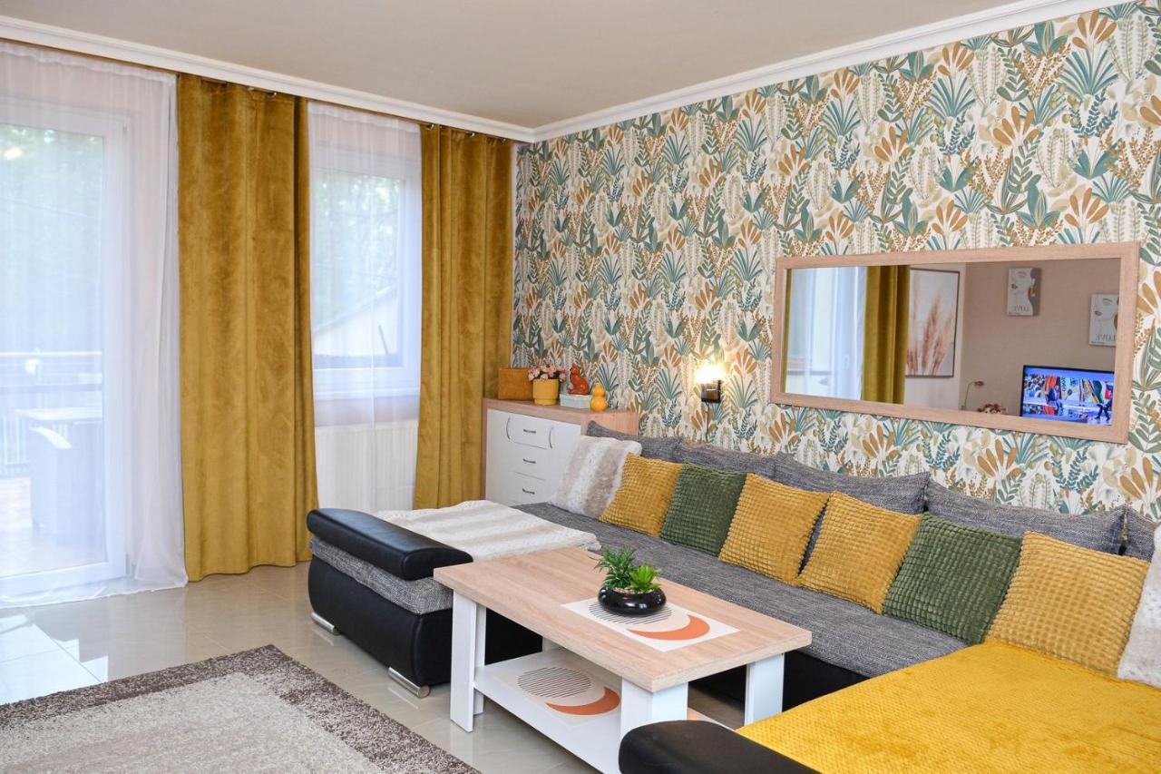 Unicum Apartman Hajduszoboszlo Ngoại thất bức ảnh
