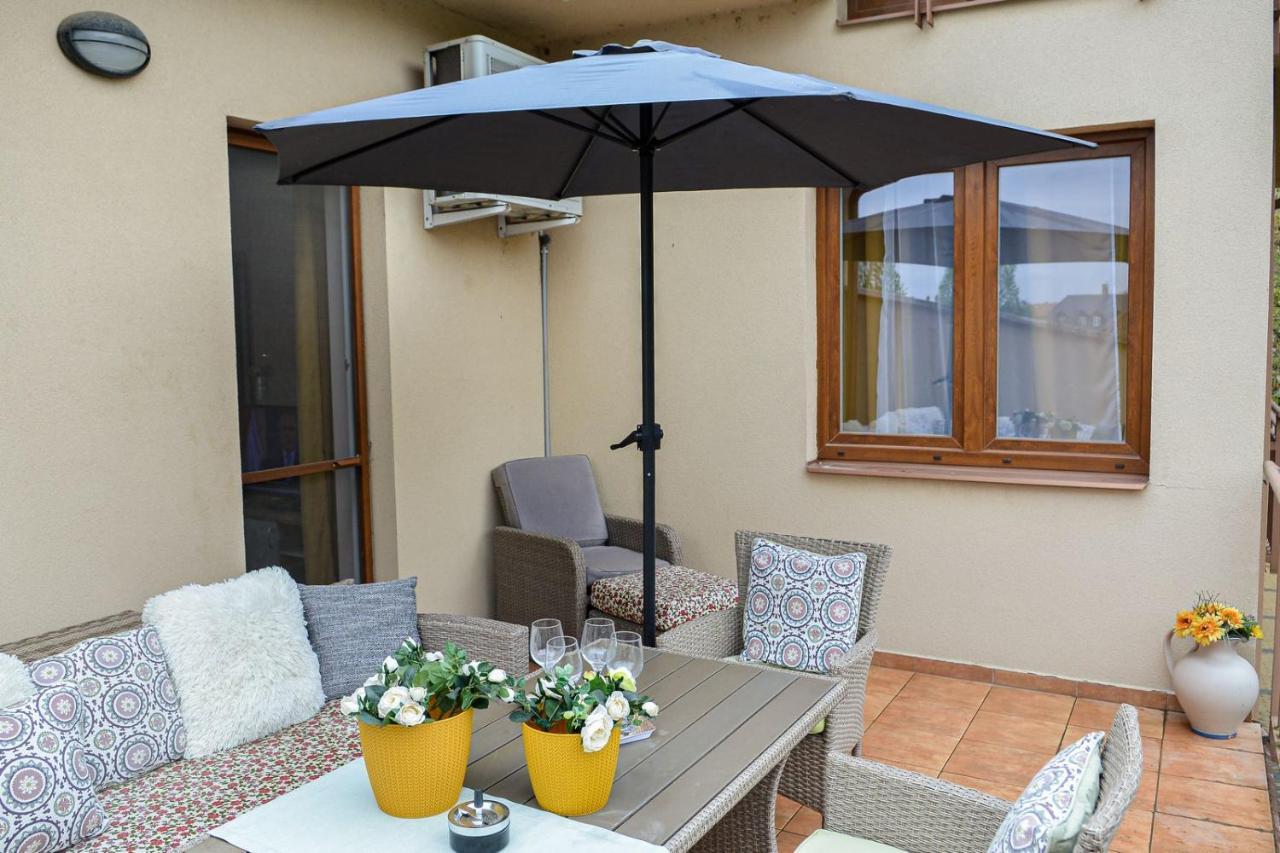 Unicum Apartman Hajduszoboszlo Ngoại thất bức ảnh