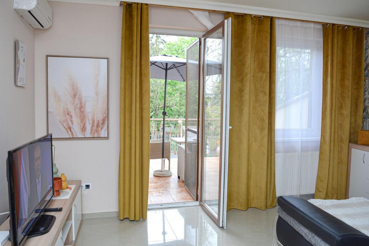 Unicum Apartman Hajduszoboszlo Ngoại thất bức ảnh