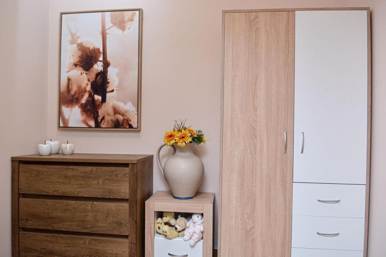 Unicum Apartman Hajduszoboszlo Ngoại thất bức ảnh